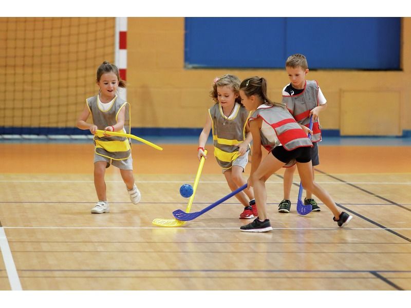 Illustration Unihockey 6 à 9 ans